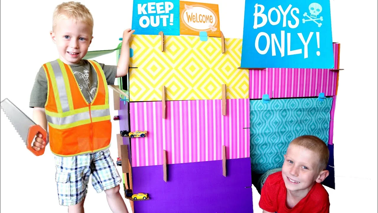 Playhouse - Box Fort - BOYS ONLY!!!  Mike and Jake building colorful cardboard fort!