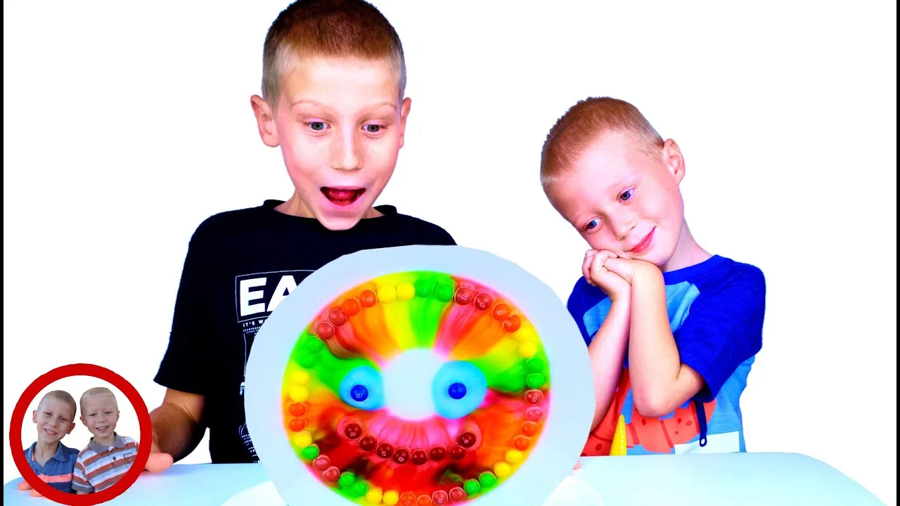Skittles rainbow experiment with Mike and Jake 