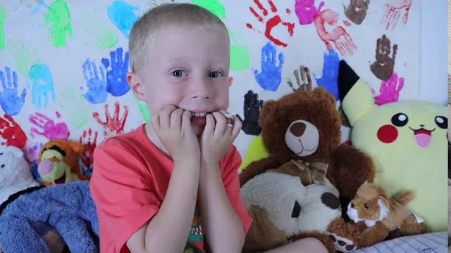 Monster under my bed story - Mike and Jake pretend play | How to not be afraid of imaginary monsters