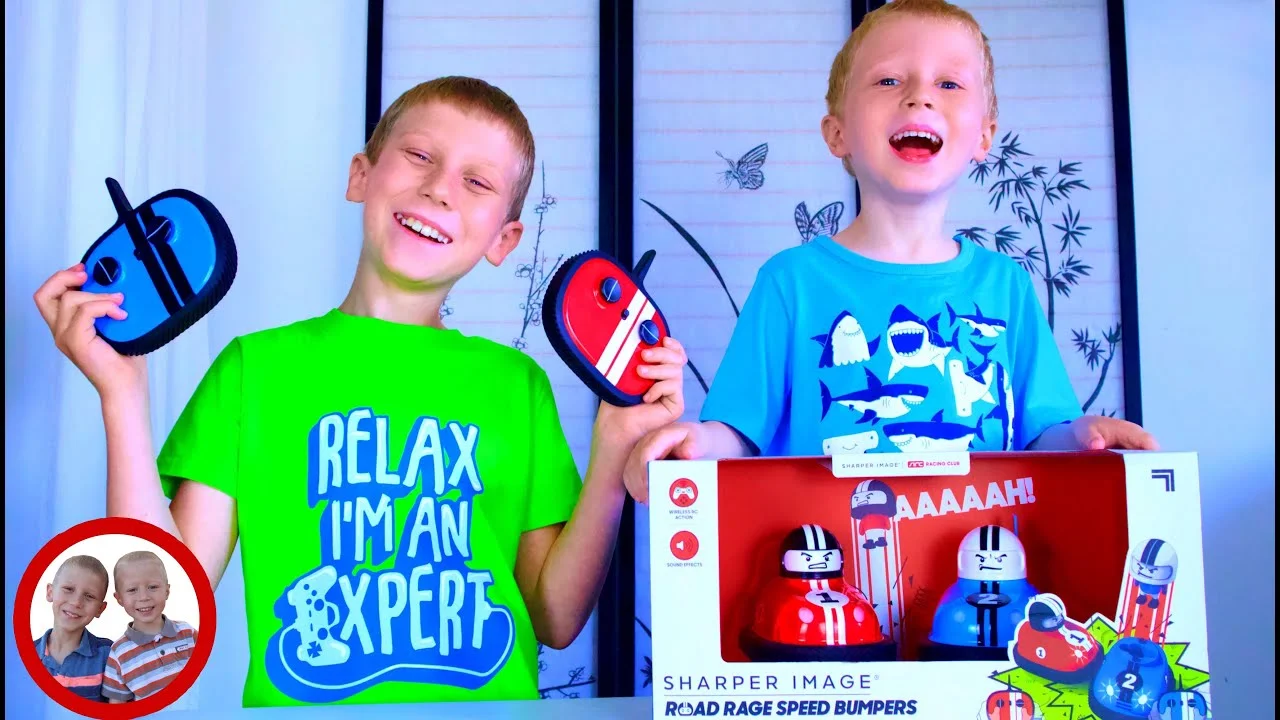 Bumper cars unboxing and play with Mike and Jake