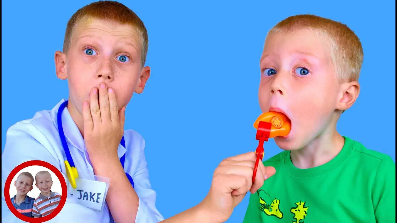Swallowed whistle! Mike and Jake pretend play 