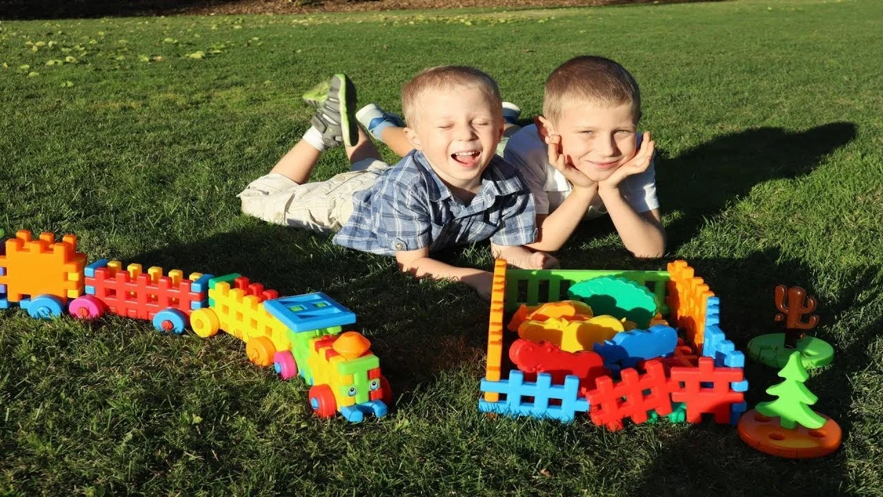 Building Farm Animals Train | Nursery Rhymes with Mike and Jake