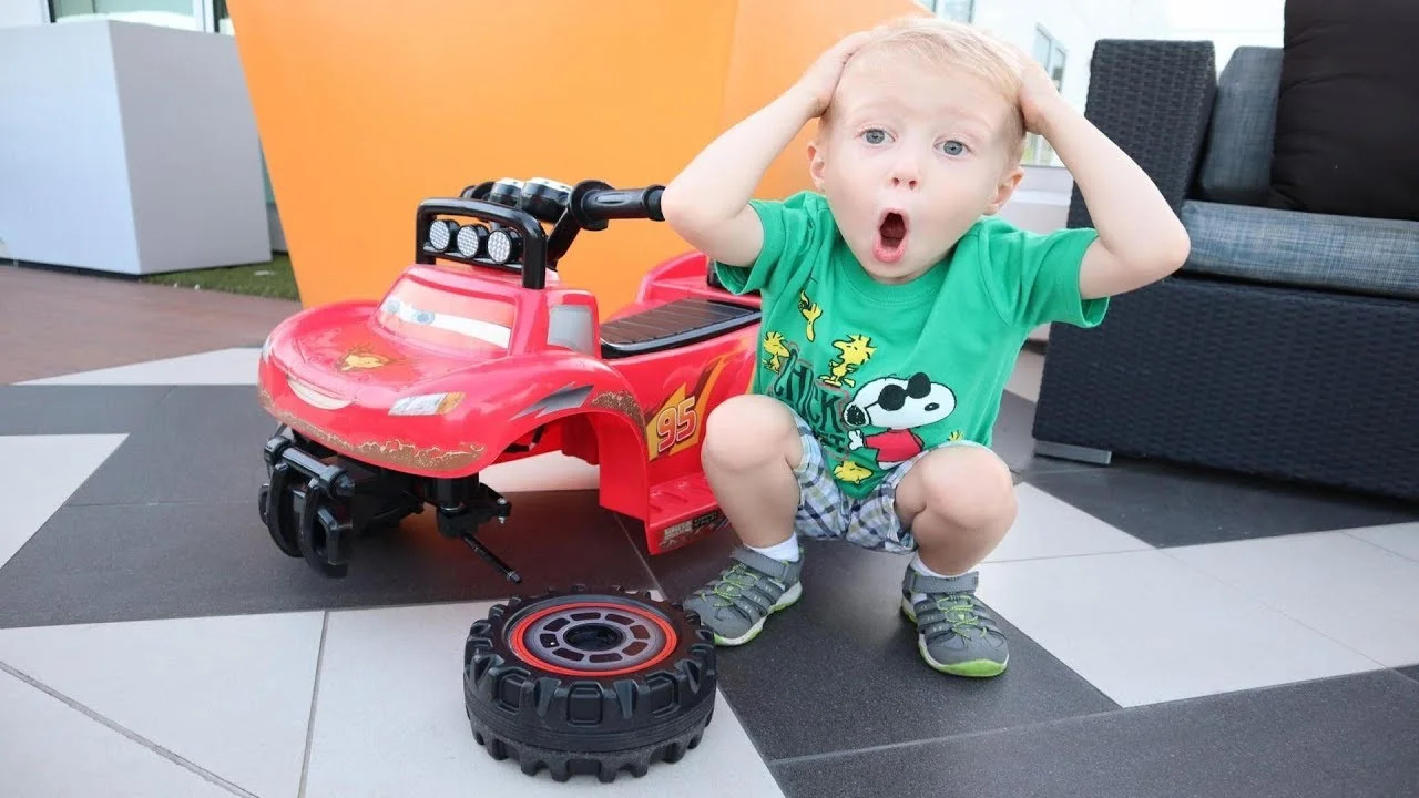 Disney Lightning McQueen Quad Wheel Falls Off | Pretend Play with Mike and Jake
