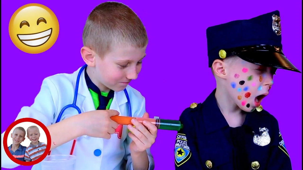 One more shot! Mike and Jake pretend play with doctor set toys 